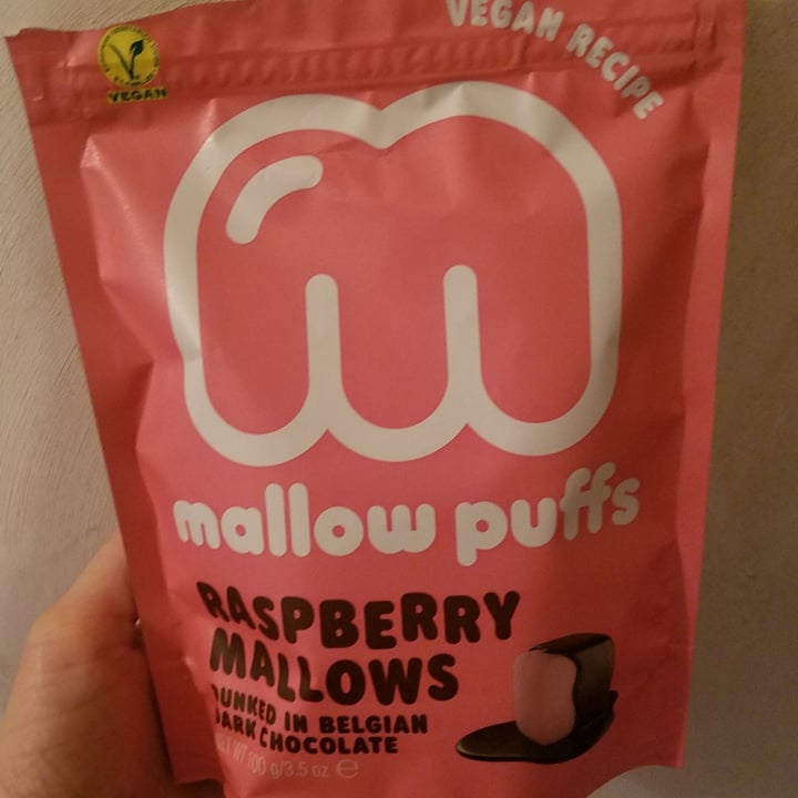 photo of Mallow puffs Raspberry Mallows in Dark Chocolate shared by @uncourantdevert on  04 May 2020 - review