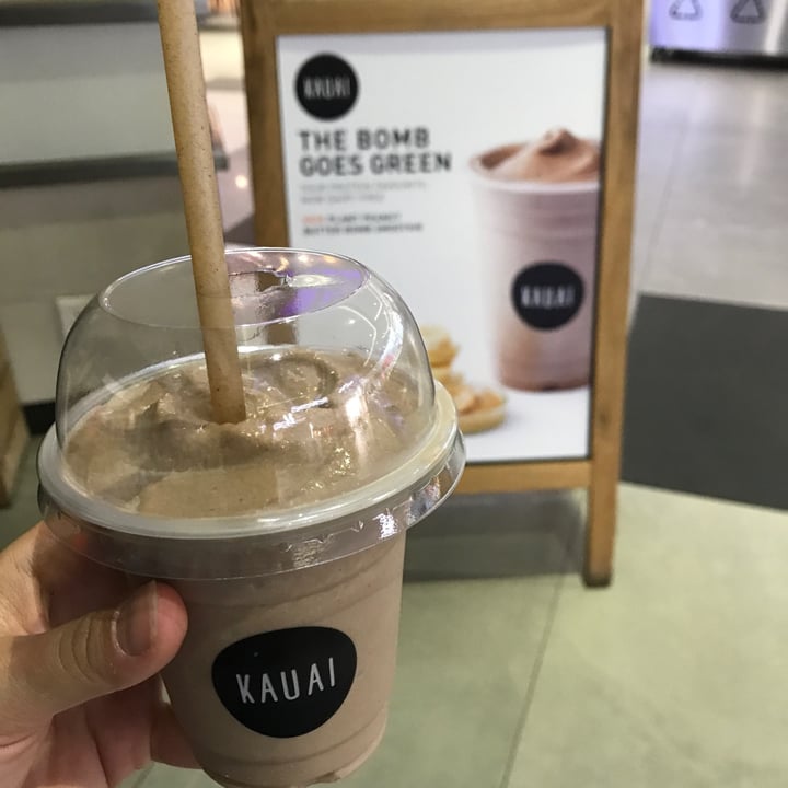 photo of KAUAI MENLYN Plant Peanut Butter Bomb Smoothie shared by @meganimal on  20 Apr 2021 - review
