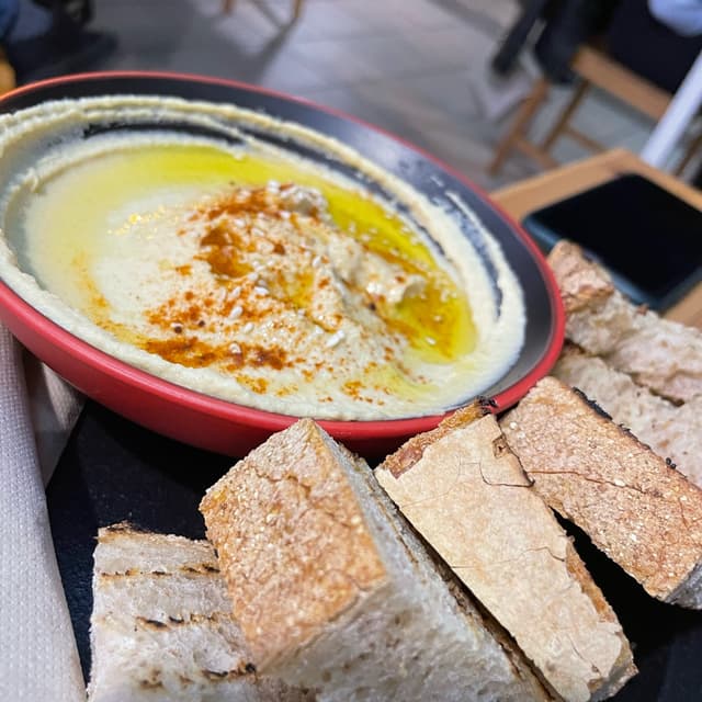 菜肴“Hummus Di Ceci”的照片