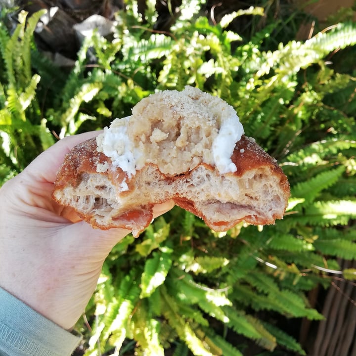 photo of Grumpy & Runt | Little Deli & Donuts Apple Crumble Donut shared by @simonel on  15 Jul 2020 - review