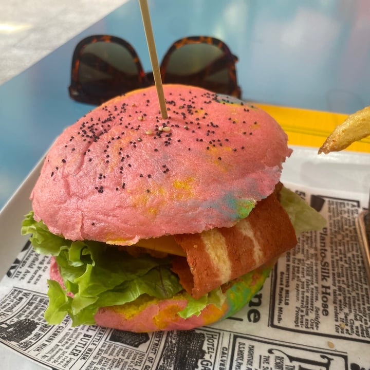 review photo of Freedom Cakes American Cheeseburguer shared by @arjolla on 20 Sep 2021 - review