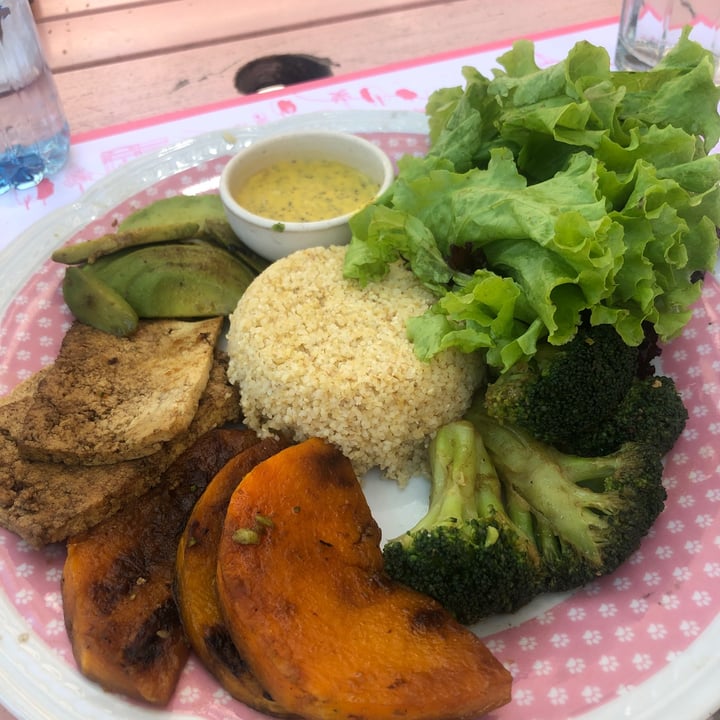 review photo of La Panera Rosa Puerto Madero Ensalada vegetariana shared by @sxfiasmith on 01 Feb 2022 - review