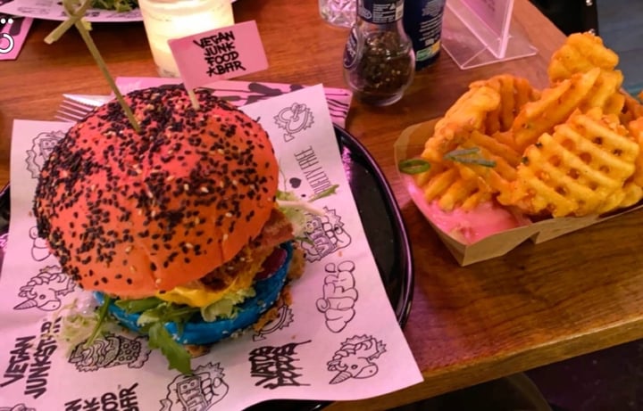photo of Vegan Junk Food Bar Daddy Mc Chik’n shared by @mollyjane on  22 Jan 2020 - review