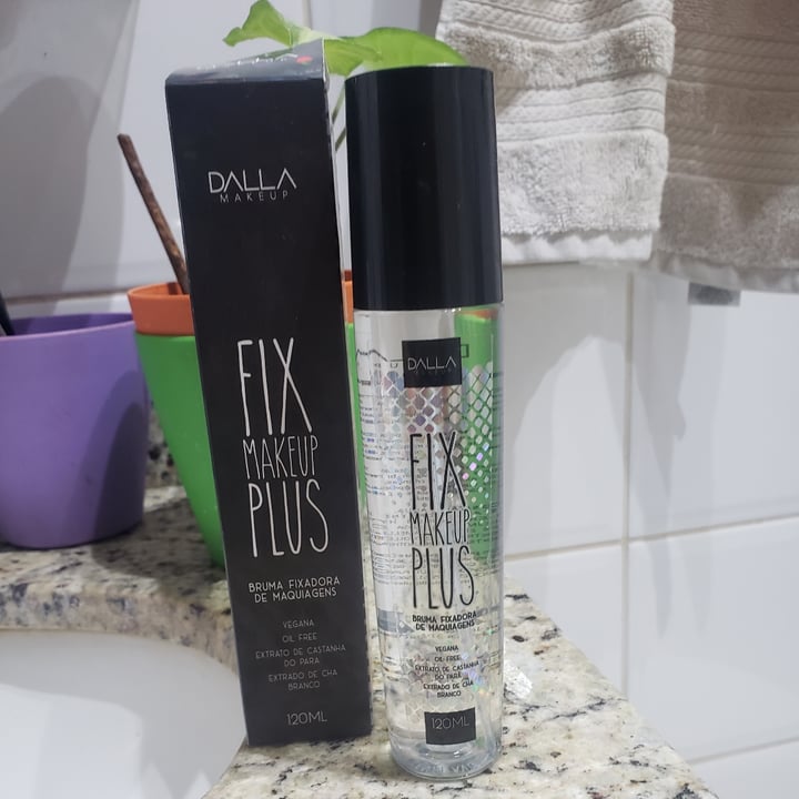 review photo of Dalla Makeup fixador de maquiagem shared by @maraacbarbosa on 12 May 2022 - review