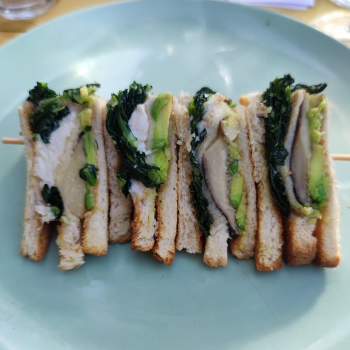 photo of Verde Pistacchio Vegan Club Sandwich shared by @itslara on  14 Feb 2022 - review