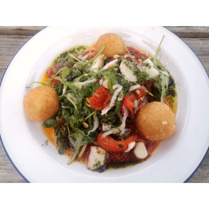 photo of The Leather Bottle Crispy feta arancini, sun-blushed tomato, pine nut salad. shared by @pixiechick on  19 Sep 2021 - review