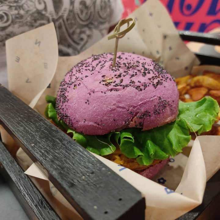 photo of Flower Burger Cherry Bomb shared by @raffa70s70 on  25 Jul 2021 - review