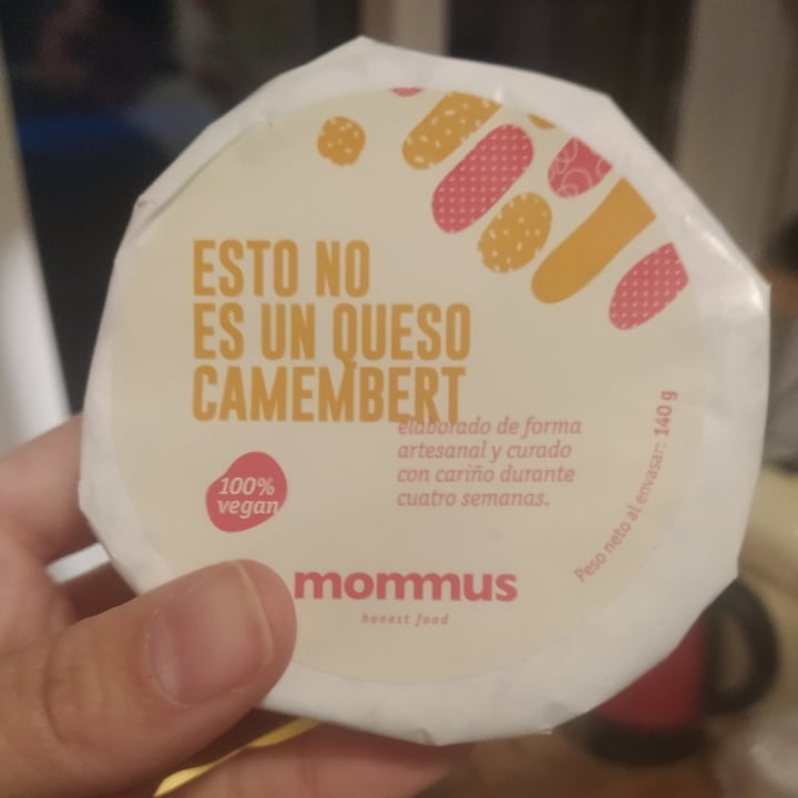 photo of Mommus Foods Esto no es un Queso Camembert shared by @marinasnchez on  09 Feb 2022 - review