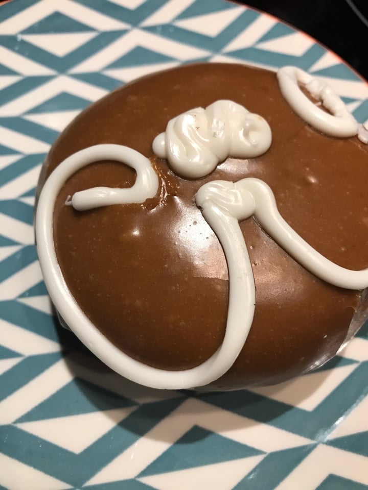 photo of Voodoo Doughnut - Broadway Maple cream shared by @mallory17 on  24 Feb 2020 - review