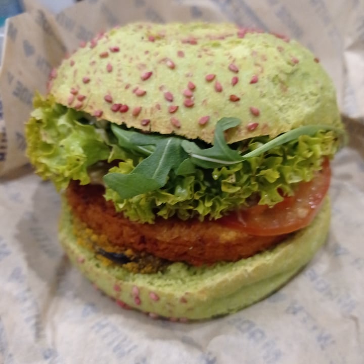 photo of Flower Burger Elf burger shared by @vegantofeelgood on  15 Feb 2022 - review