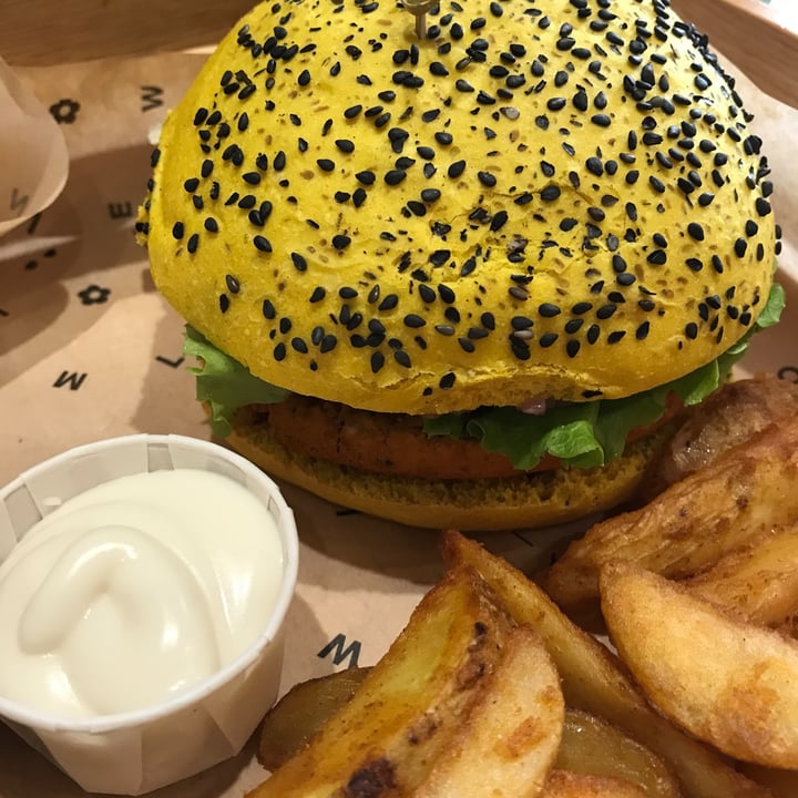 photo of Flower Burger Roma Funky Cecio shared by @liatraballero on  27 Mar 2022 - review