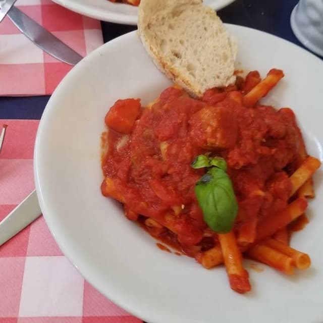 「Vegan Ragu with Seitan Meatballs」の料理の写真