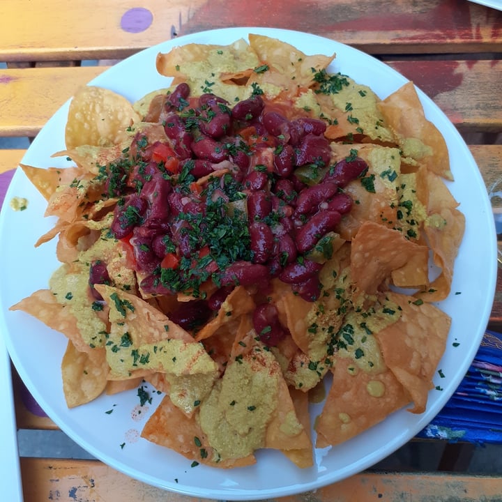 photo of La Batisfera Nachos veganos shared by @nuvi on  13 Aug 2022 - review