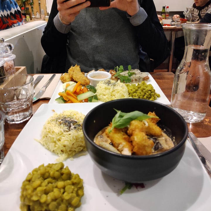 photo of Végét'Halles A Bit Of Everything shared by @chiaratod on  02 Jan 2022 - review