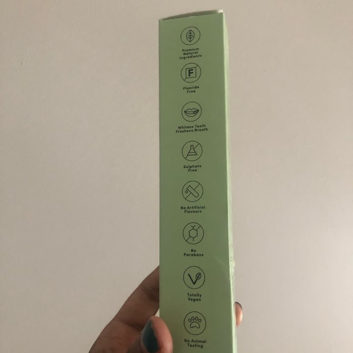 review photo of Gem Gem toothpaste shared by @hh08 on 06 Mar 2022 - review