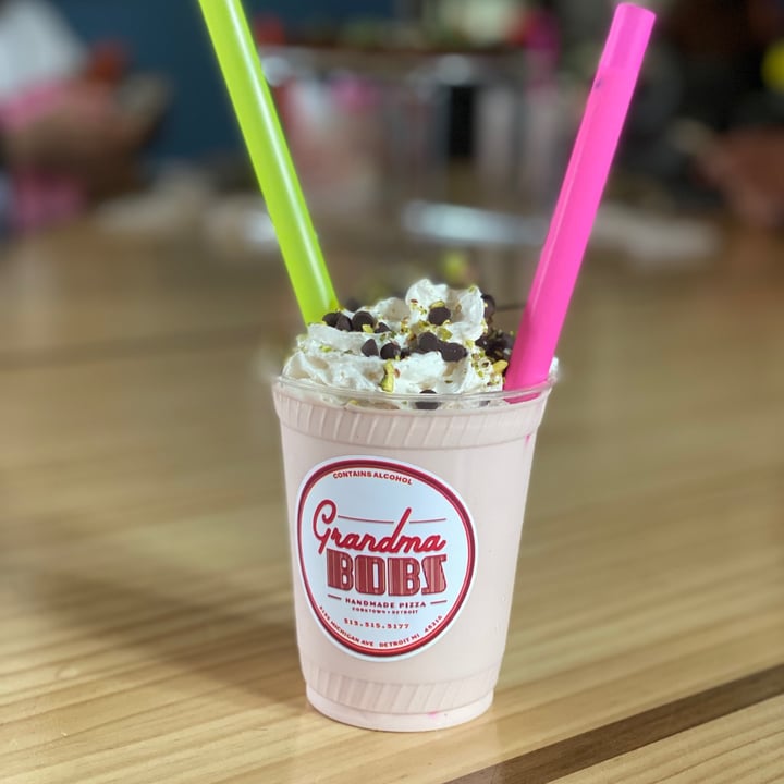 photo of Grandma Bob’s Pizza Vegan fernet menta milkshake shared by @theveganmary on  16 Sep 2021 - review