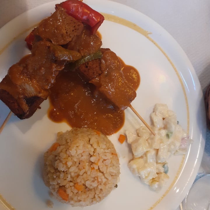 photo of Veggie Garden Brochetas de Seitan Con Arroz Y Patatas shared by @nuvi on  03 Aug 2022 - review