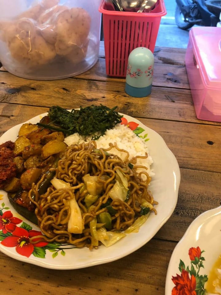 photo of Warung Nona Manis Nasi Campur shared by @balimunich on  25 Jun 2019 - review