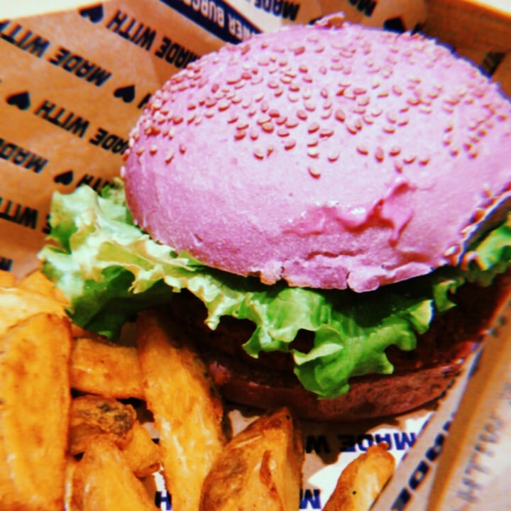 photo of Flower Burger Roma Barbie Burger shared by @karenina on  04 Dec 2020 - review