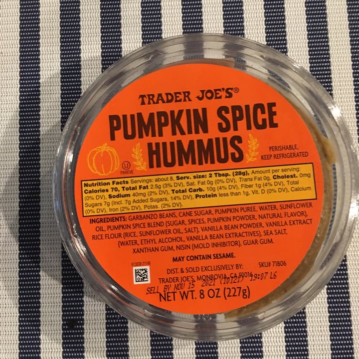 photo of Trader Joe's Pumpkin spice hummus shared by @healthyveganfood101 on  07 Nov 2021 - review