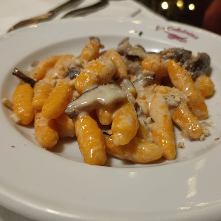 photo of La Colubrina Gnocchi Di Zucca Con Crema Al Cocco E Funghi Shitake shared by @deonskij on  10 Mar 2022 - review