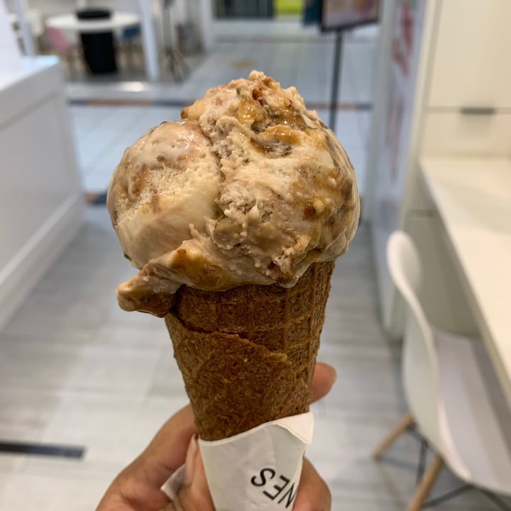 review photo of Kind Kones Almond Brittle Fudge Ice cream shared by @jashment on 08 Jul 2020 - review