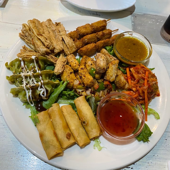review photo of Puti Vegan Cafe Starter platter shared by @hmainpolly on 27 Sep 2020 - review