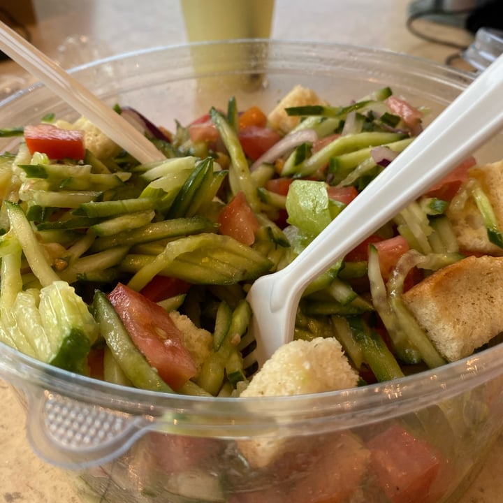 photo of Nimrod cafe סלט פאטוש - Fattoush salad (veganized) shared by @kerent10 on  13 Oct 2021 - review