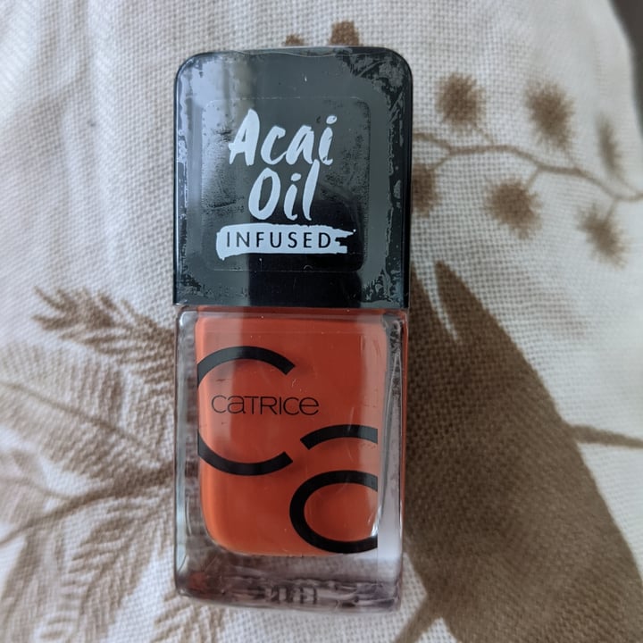photo of Catrice Cosmetics Esmalte ICONails Gel Lacquer shared by @preethiness on  12 Dec 2020 - review