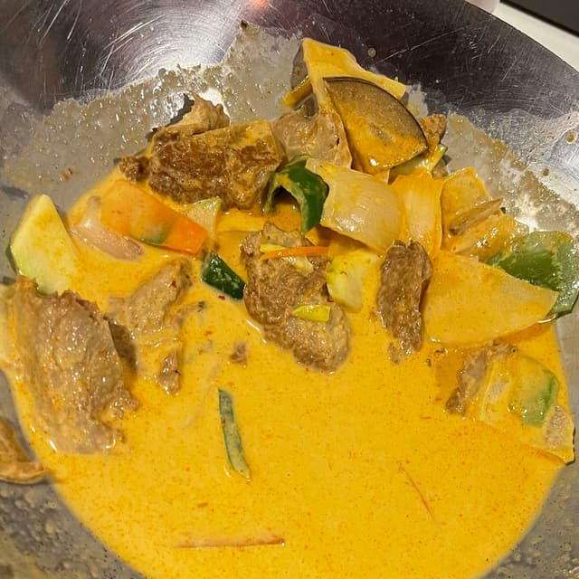 Photo of the dish “Pato Vegano Con Curry Rojo / Vegan Duck With Red Curry”