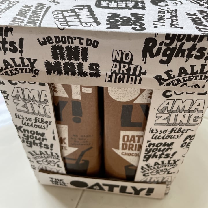 review photo of Oatly Oat Drink Chocolate shared by @chlobao on 02 Oct 2021 - review
