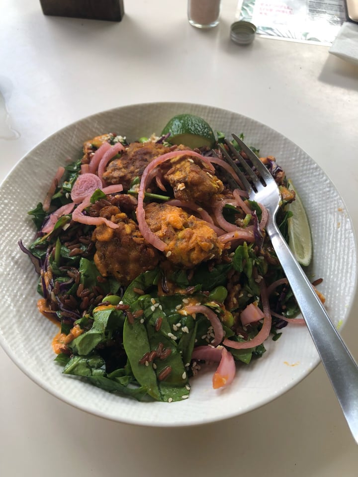 review photo of Carrotsticks @ Stanley Vegan Tempeh Bowl shared by @ekbakkelund on 15 May 2019 - review