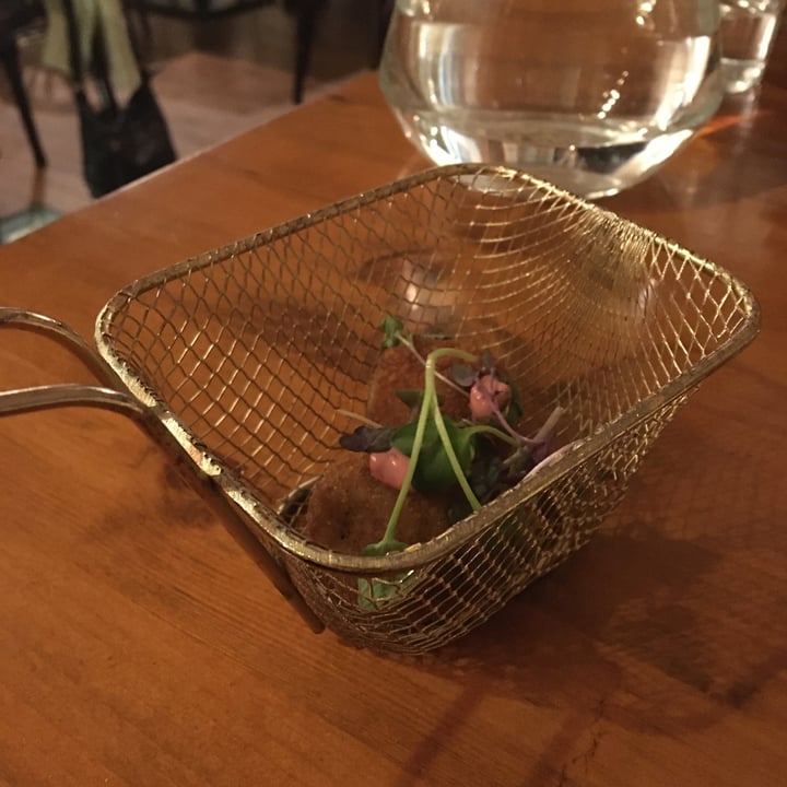 review photo of Ziryab Fusion Tapas Bar Vegan stuffed artisan croquetas shared by @animafragile85 on 30 Sep 2022 - review