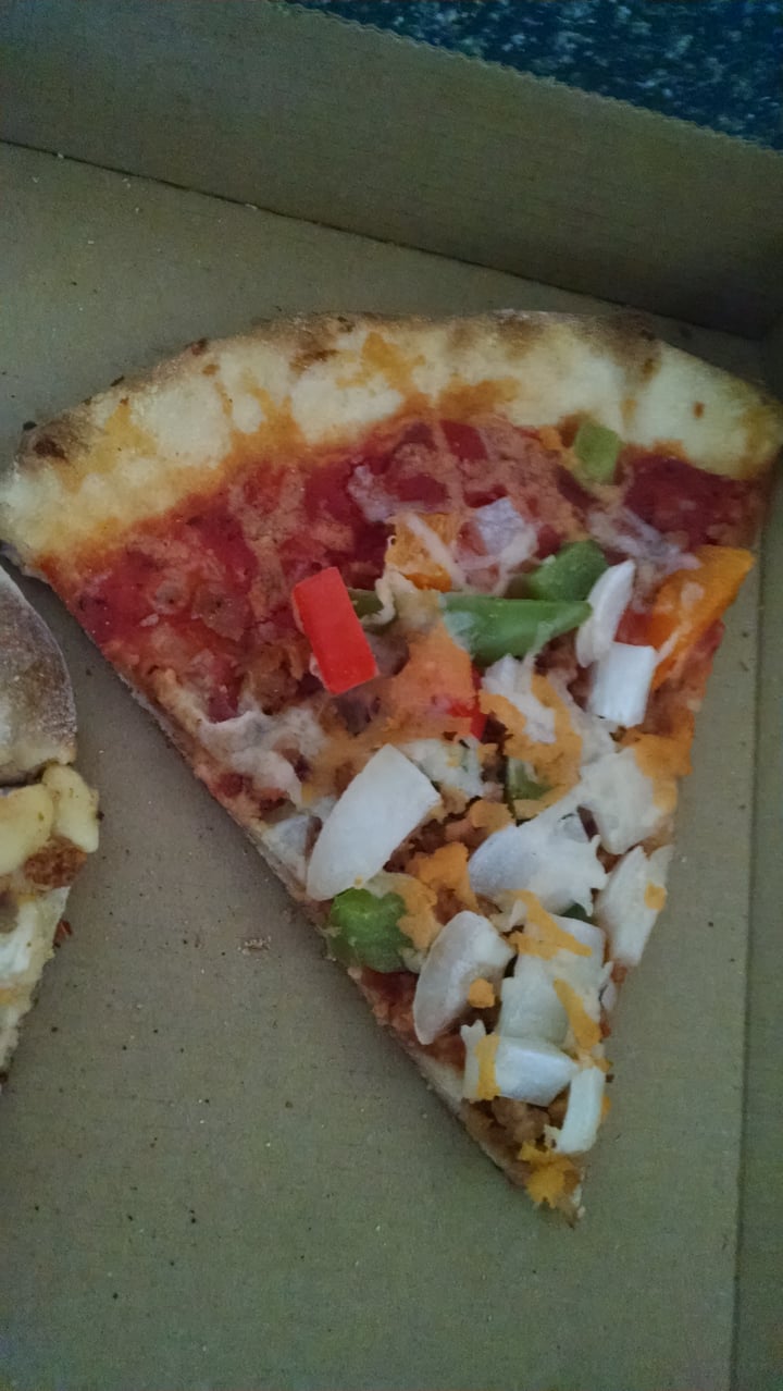 review photo of Allie's Vegan Pizzeria & Cafe Italian pizza shared by @fwivo on 17 Jun 2018 - review