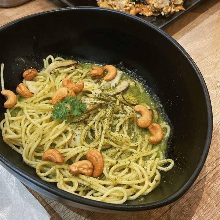 photo of Saute-San Basil Cashew Pesto Pasta shared by @iranahranahrun on  13 May 2021 - review