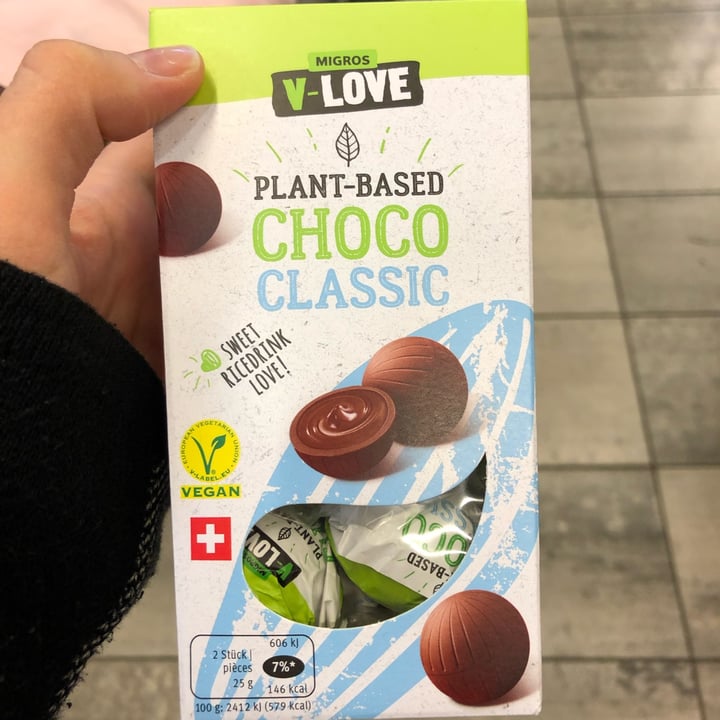 photo of Migros V-Love Plant-Based Choco Balls Classic shared by @stephipedri on  13 Apr 2022 - review
