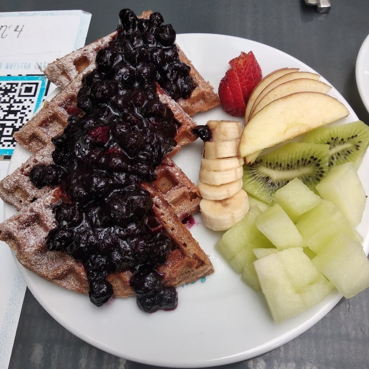 photo of Blondies Bakery Cafe Waffles Veganos shared by @brenduliiii on  09 Jan 2021 - review