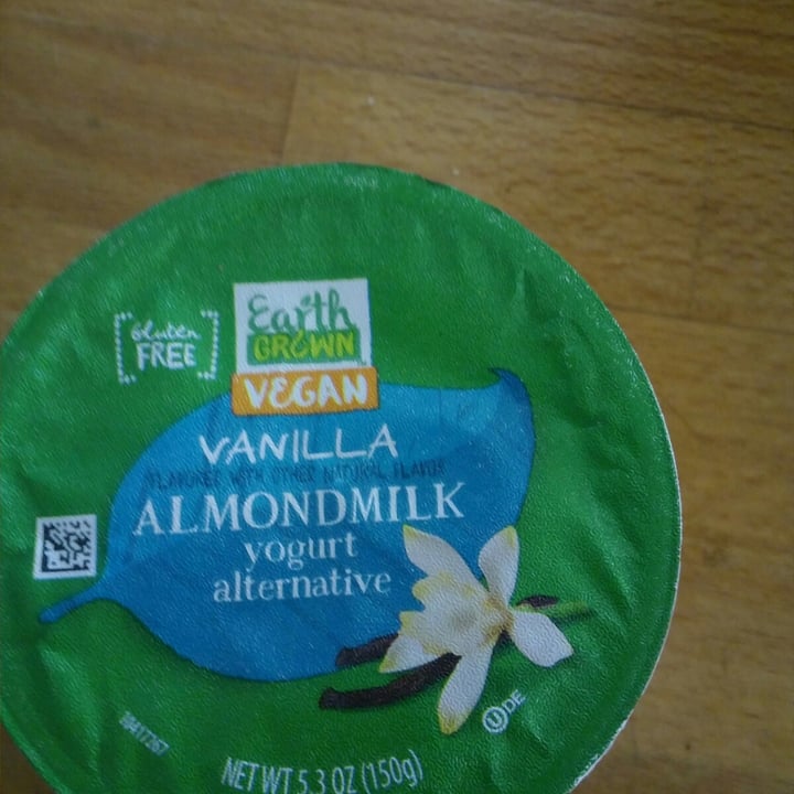photo of Earth Grown Vanilla Almondmilk Yogurt shared by @nomurk on  30 Jun 2021 - review