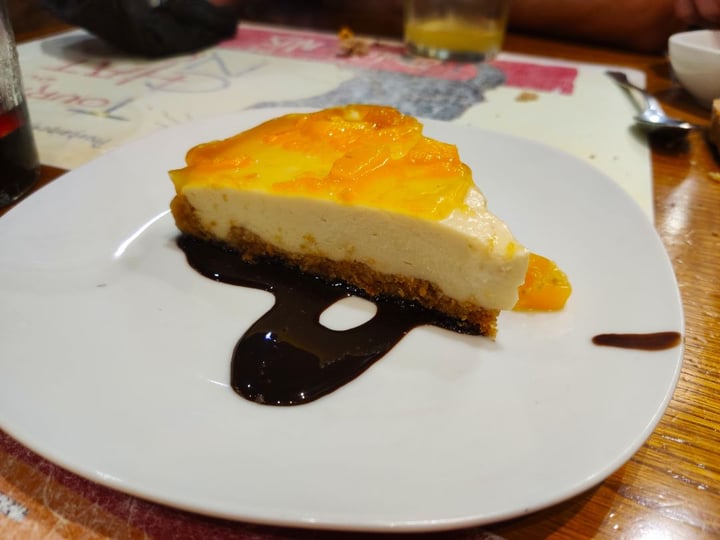 photo of Black Salad Tarta de queso vegana al melocotón shared by @jaio on  02 Aug 2019 - review