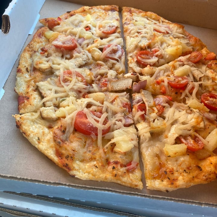 photo of Green Cuisine Hawaiian Pizza shared by @miranda24680 on  18 Oct 2022 - review