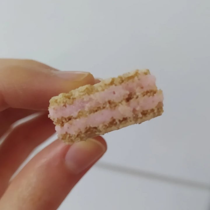 review photo of Linea Wafer integral sabor morango shared by @mariveggy on 10 Jun 2022 - review