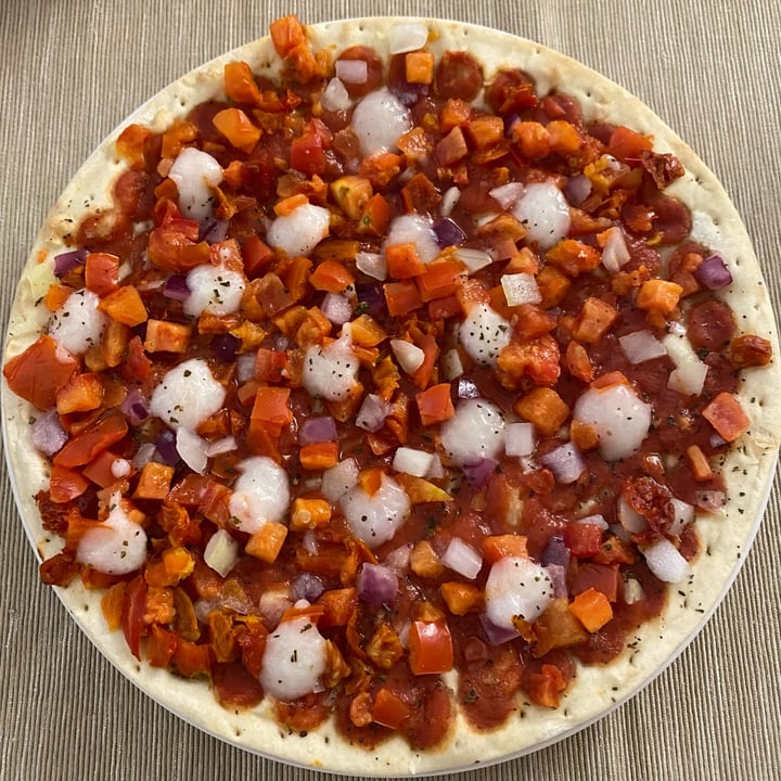 photo of Vemondo  Vegan Pizza Bruschetta shared by @ludovicaa13 on  15 Sep 2022 - review