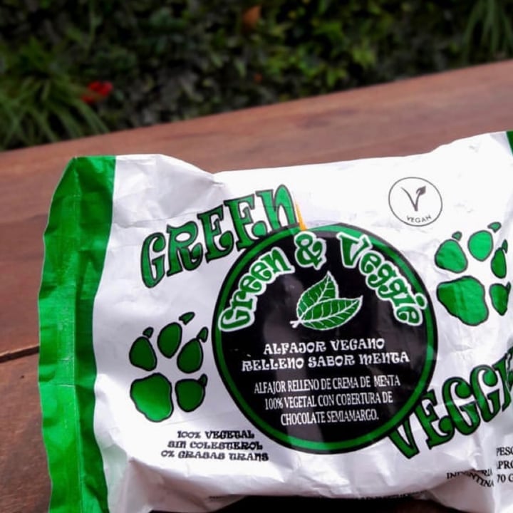 photo of Green & Veggie Alfajor Vegano relleno de Menta shared by @goodhabitos on  01 Jul 2021 - review