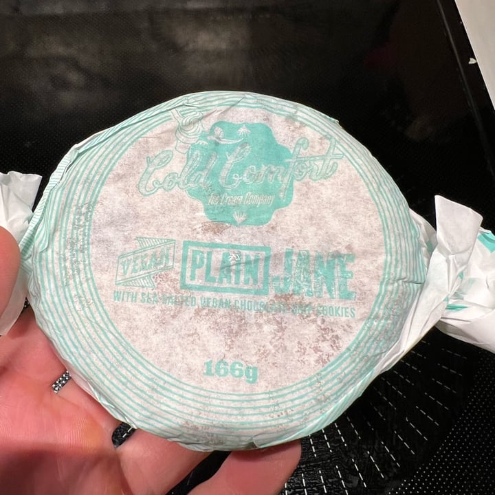 photo of Cold Comfort Plain Jane - Vegan Ice-cream Sandwich shared by @veganmika on  05 Dec 2021 - review