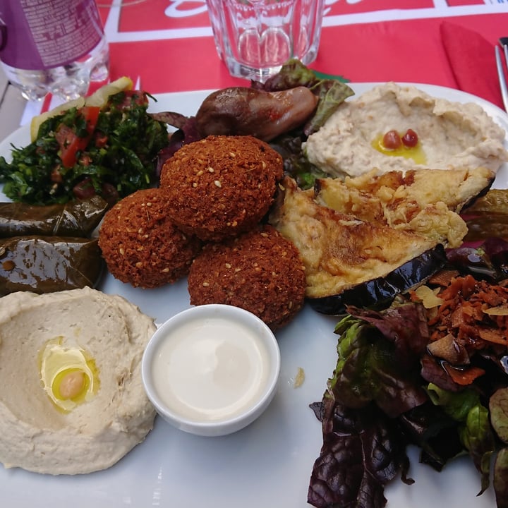 photo of Beirut Snack Piatto meze shared by @fofy on  21 Mar 2022 - review