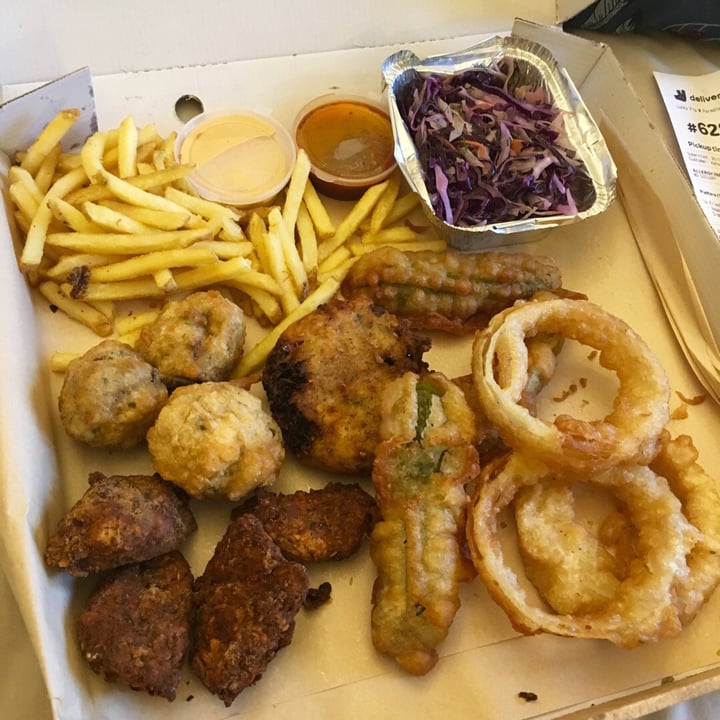 photo of Paradise Palms Fried Selection Platter shared by @katelouisepowell on  29 May 2019 - review