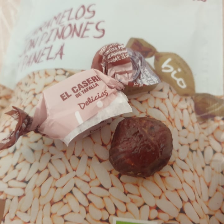 photo of El caserio de tafalla Caramelos con piñones y panela shared by @absolent on  27 Nov 2021 - review