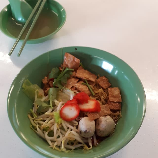 「Vegetarian Noodles」の料理の写真