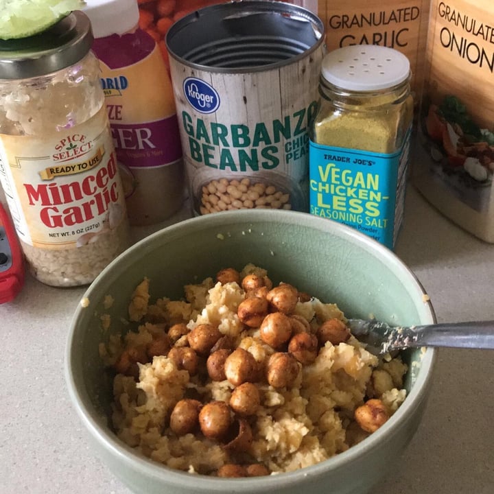 photo of Trader Joe's Vegan Chicken-less Seasoning Salt shared by @raeichai on  20 Nov 2020 - review