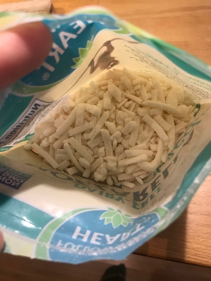 photo of Follow your Heart Dairy-Free Mozzarella Shreds shared by @curvycarbivore on  07 Feb 2020 - review